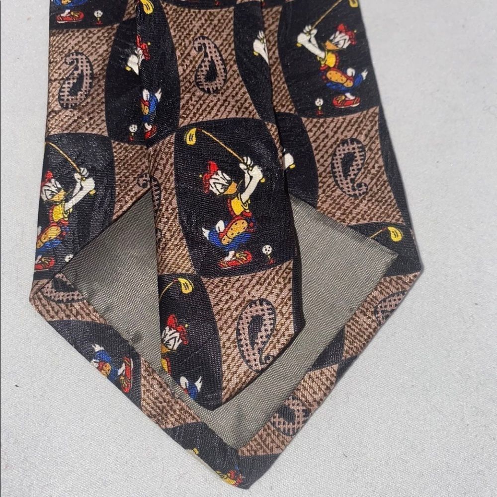 Disney Donald Duck Golf Tie - Picture 5 of 6